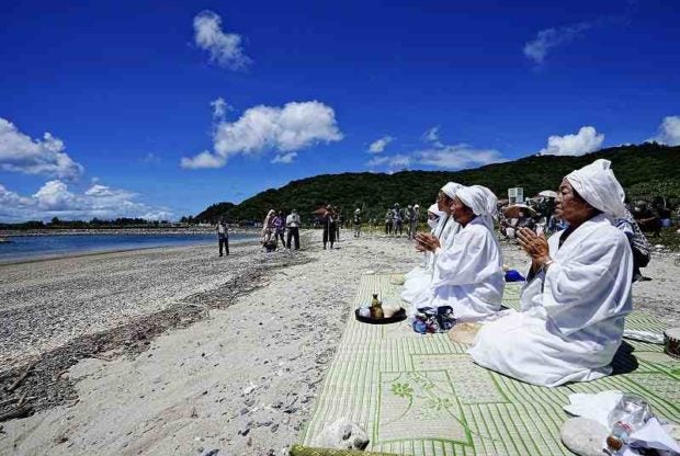 “Kaminchu” priests